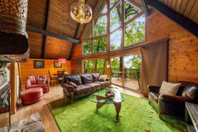 Honey Bear - Unique Boutique Chalet in Gatlinburg with Mt Leconte view